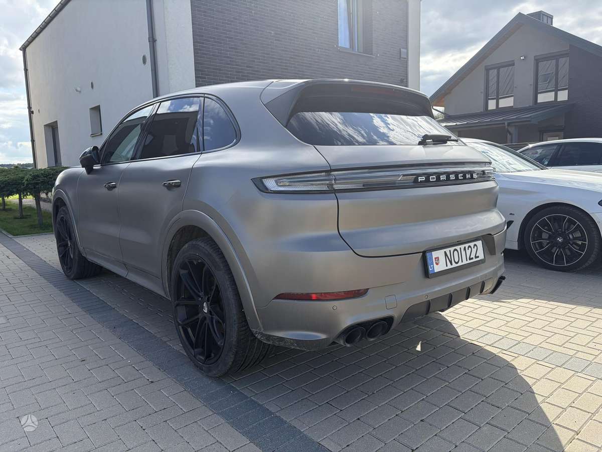 Porsche Cayenne - 4