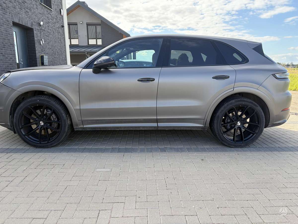 Porsche Cayenne - 5