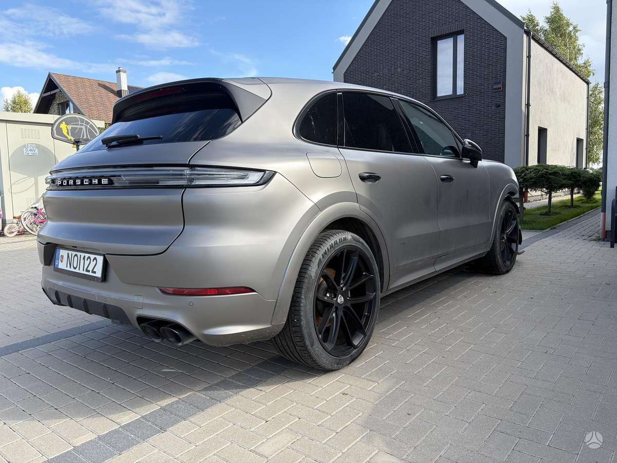 Porsche Cayenne - 6