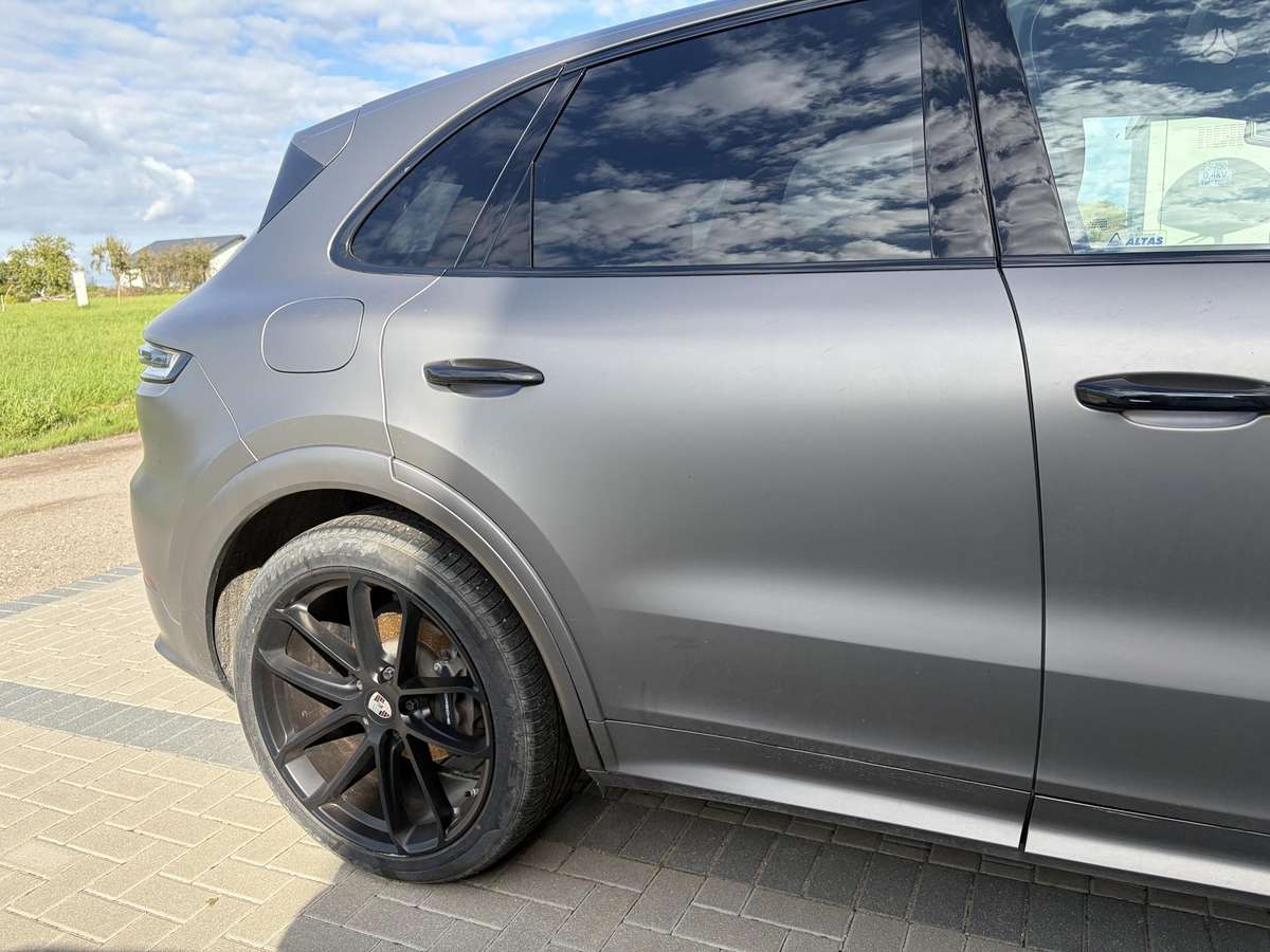 Porsche Cayenne - 7