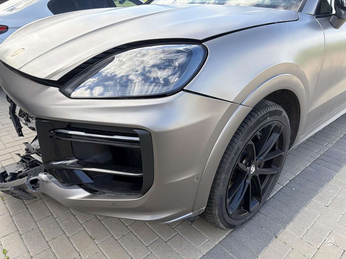 Porsche Cayenne - 8