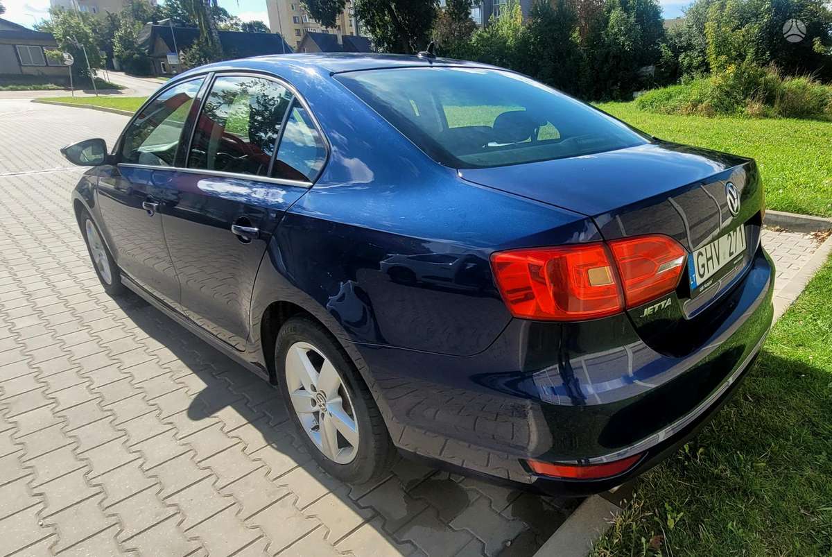 Volkswagen Jetta - 5