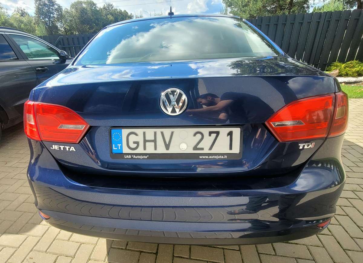 Volkswagen Jetta - 6