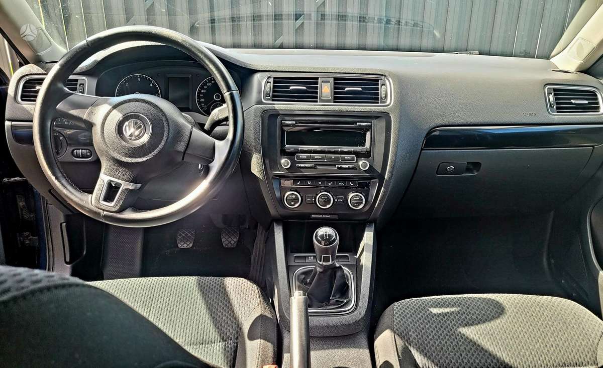 Volkswagen Jetta - 10