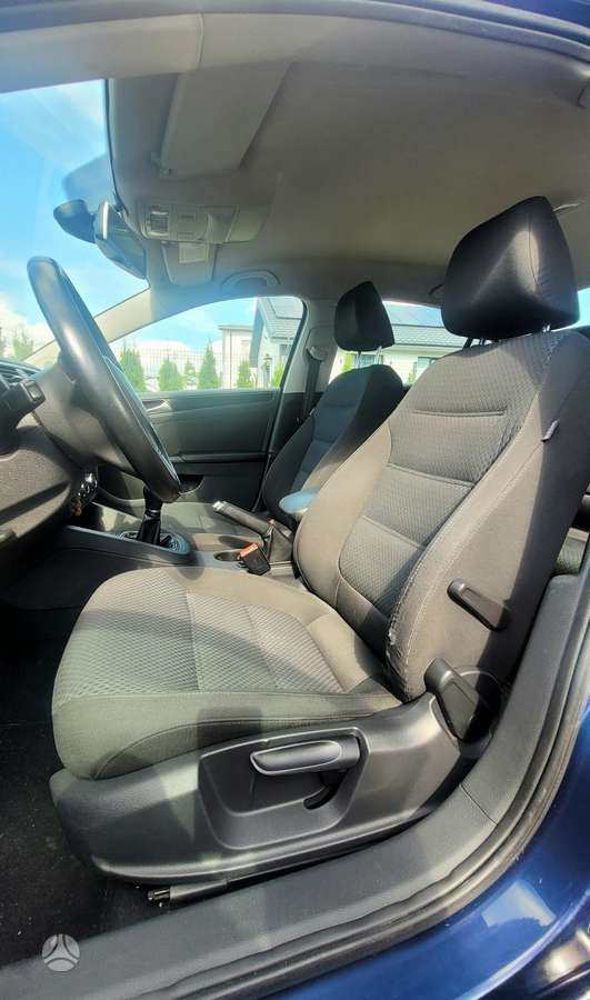 Volkswagen Jetta - 11