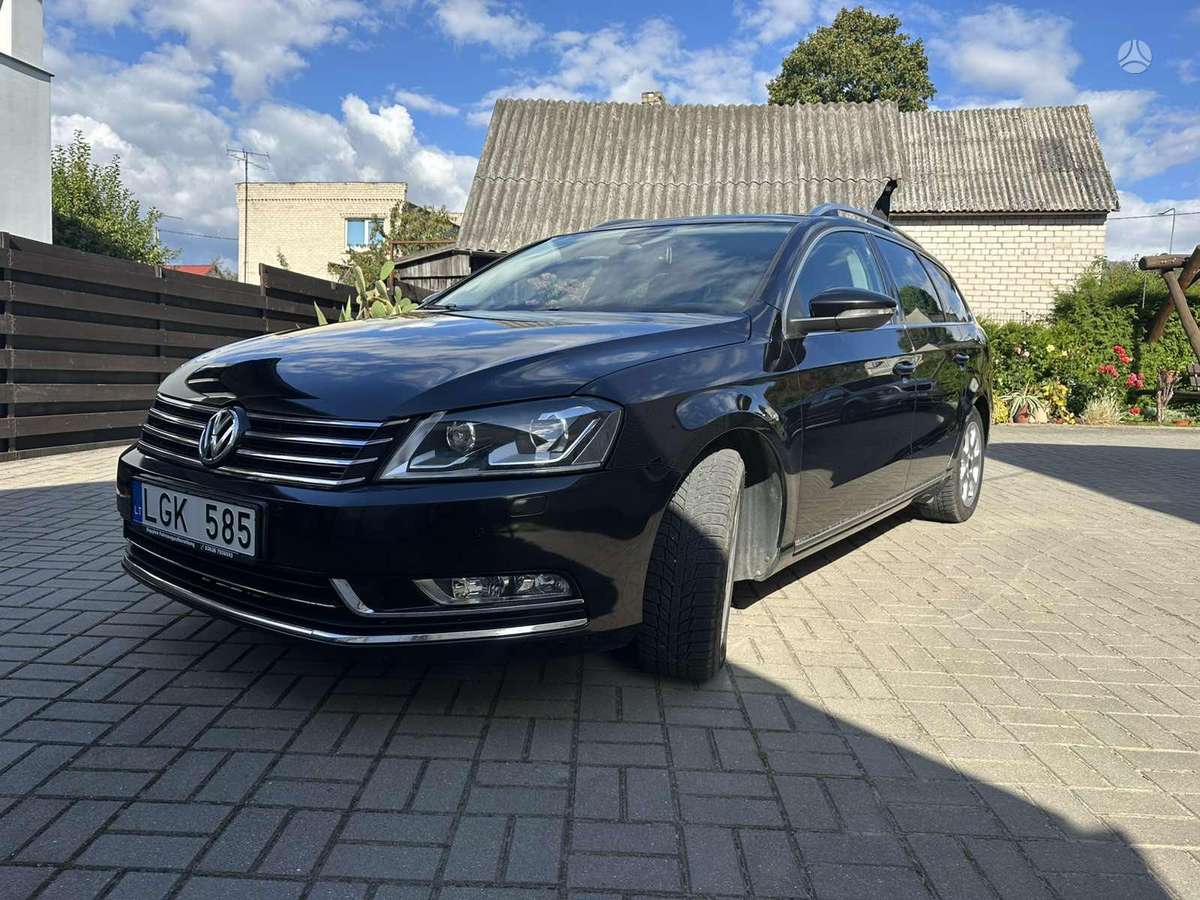 Volkswagen Passat - 1