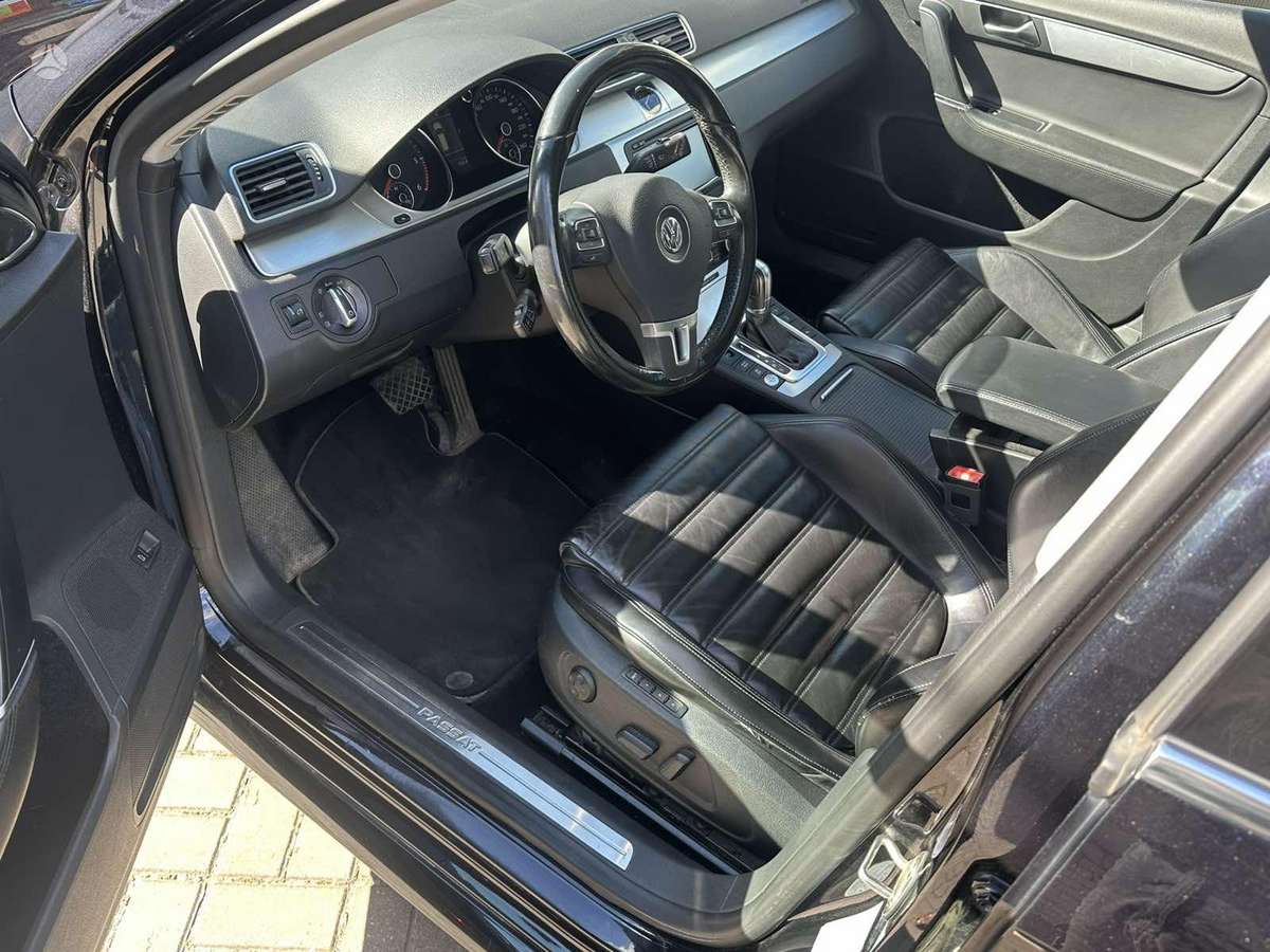 Volkswagen Passat - 11