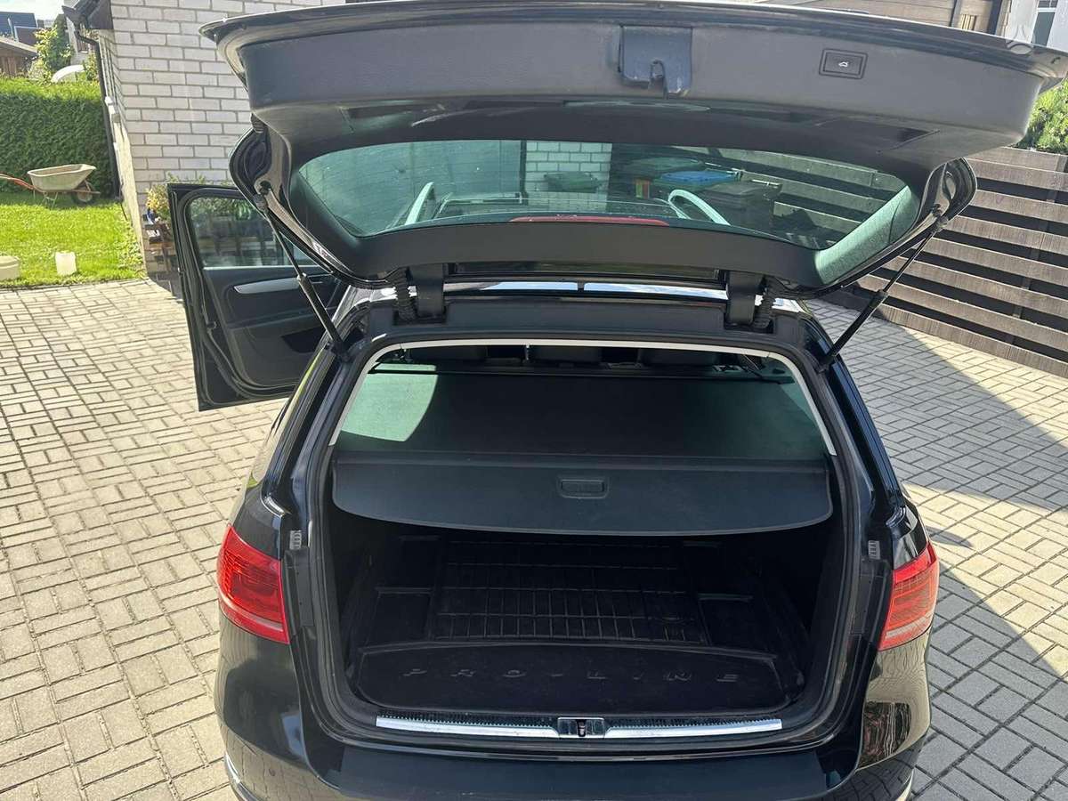 Volkswagen Passat - 12