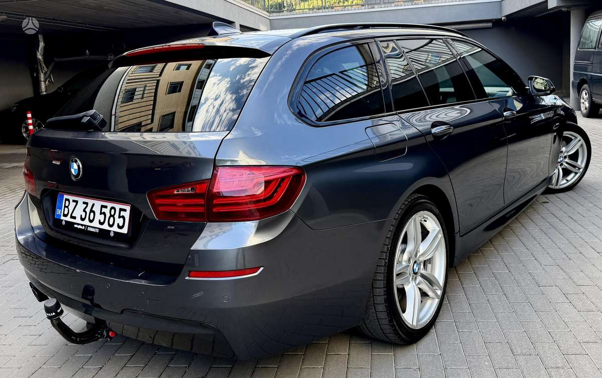 BMW 530, universalas