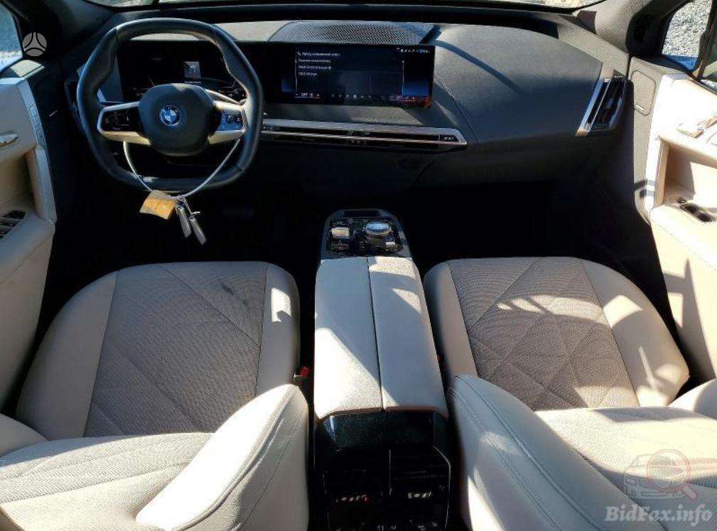 BMW iX, Внедорожник / Кроссовер