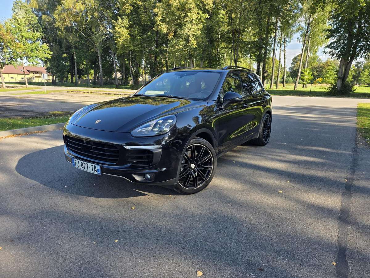 Porsche Cayenne - 1