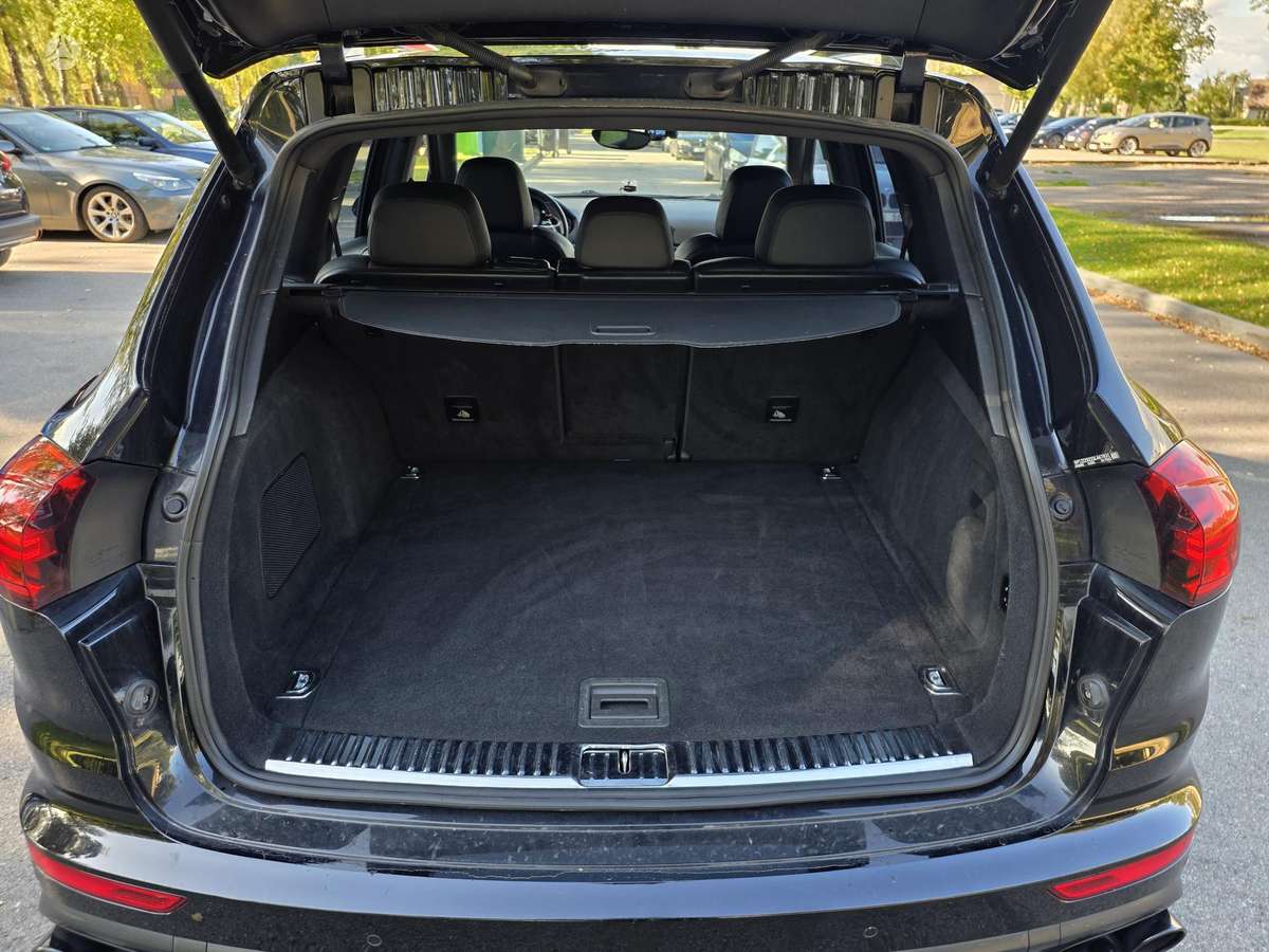 Porsche Cayenne - 9