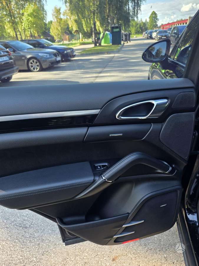 Porsche Cayenne - 11