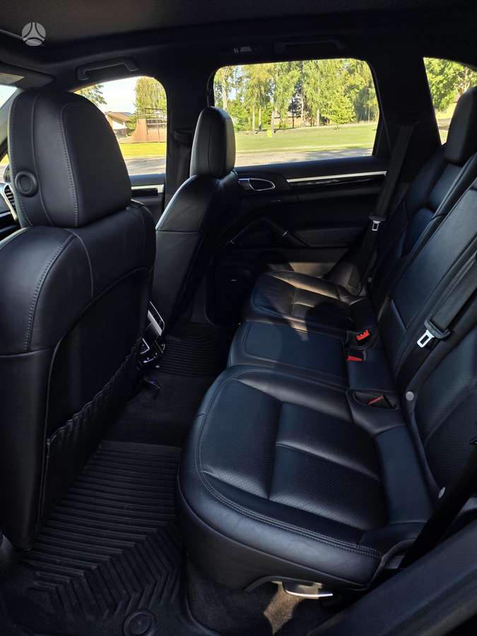 Porsche Cayenne - 12