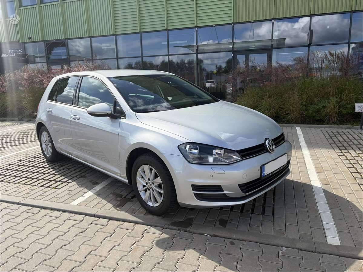 Volkswagen Golf - 1