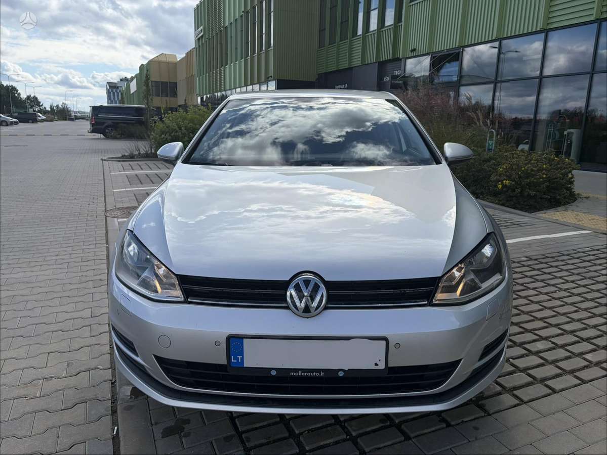 Volkswagen Golf - 2