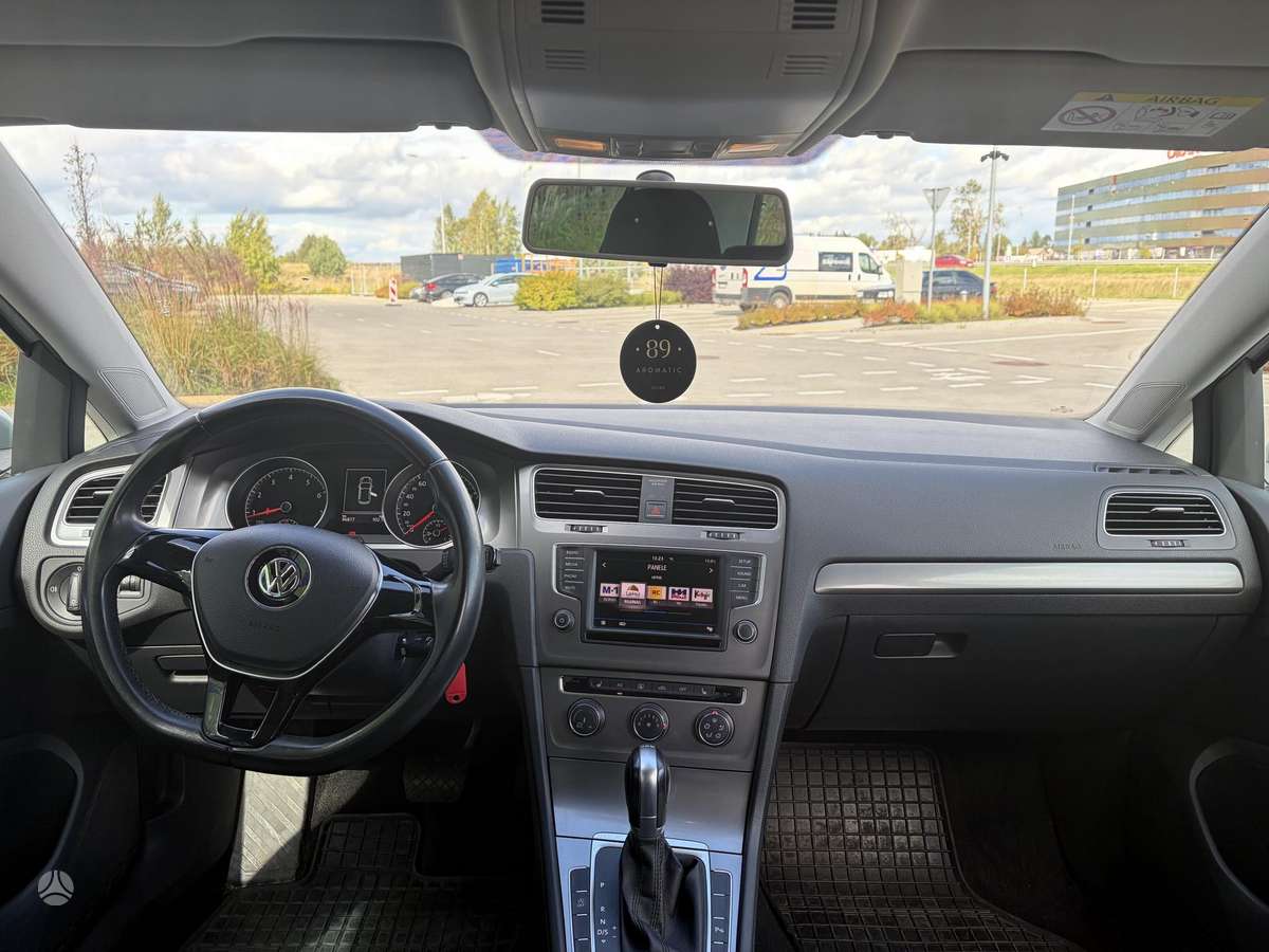 Volkswagen Golf - 9