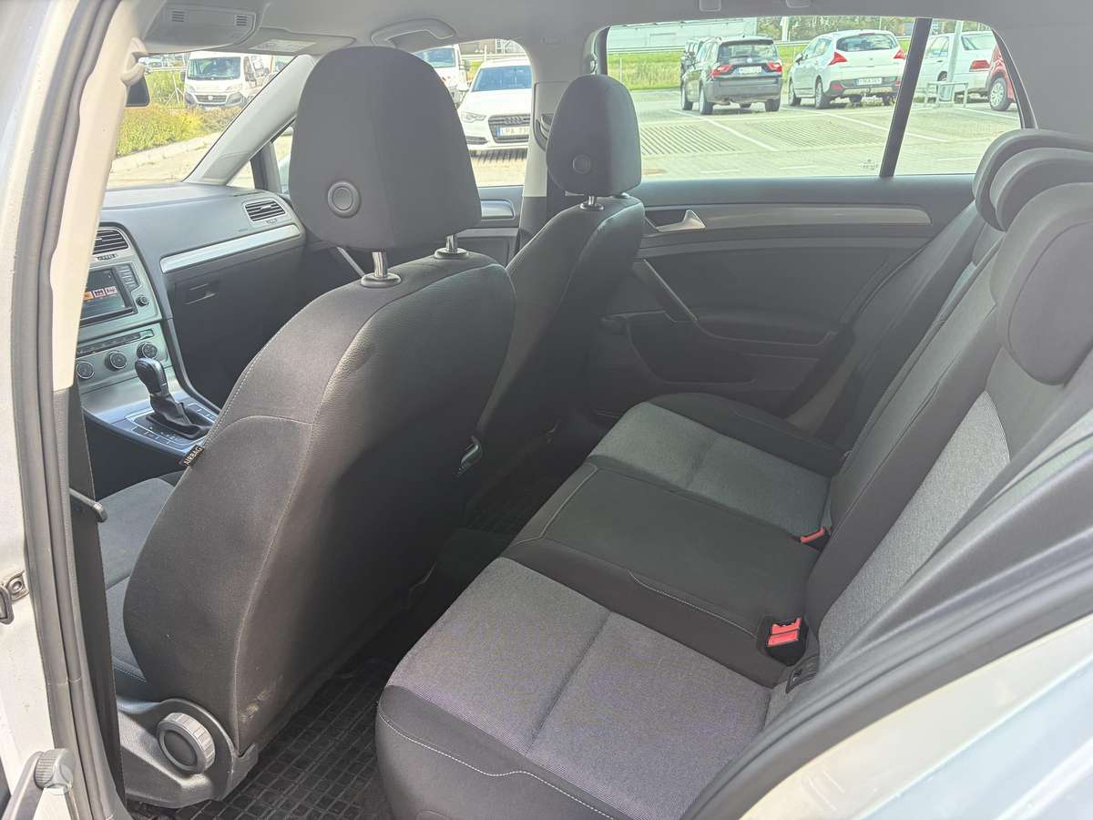 Volkswagen Golf - 12