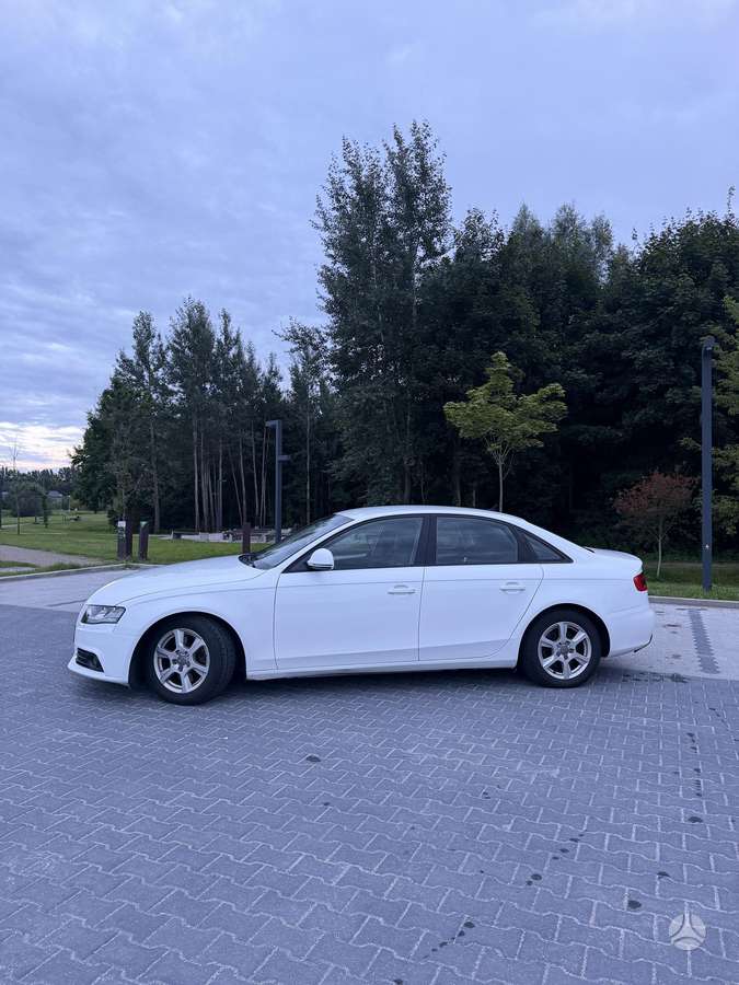 Audi A4, 2.0 l., Седан