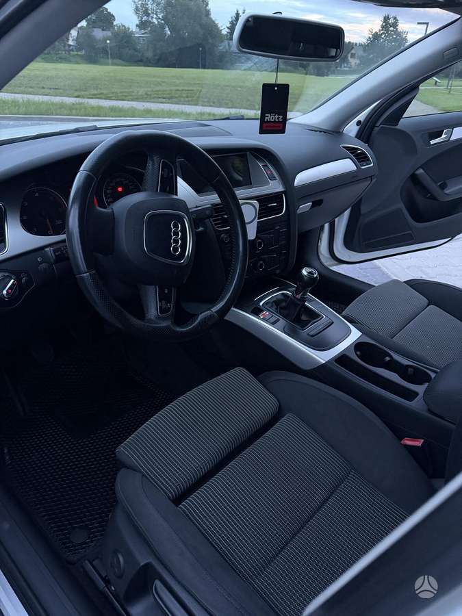 Audi A4, 2.0 l., Седан