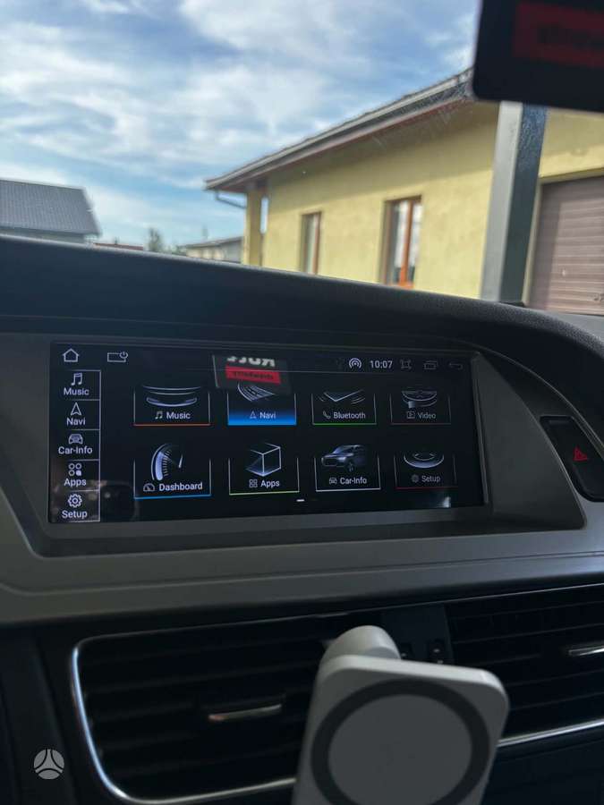 Audi A4, 2.0 l., Седан