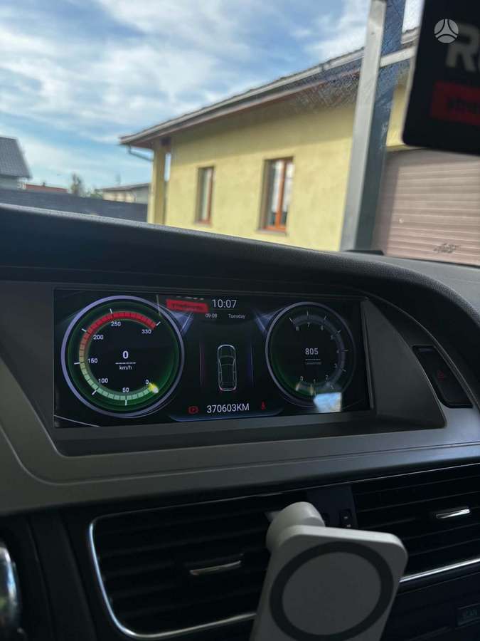 Audi A4, 2.0 l., Седан