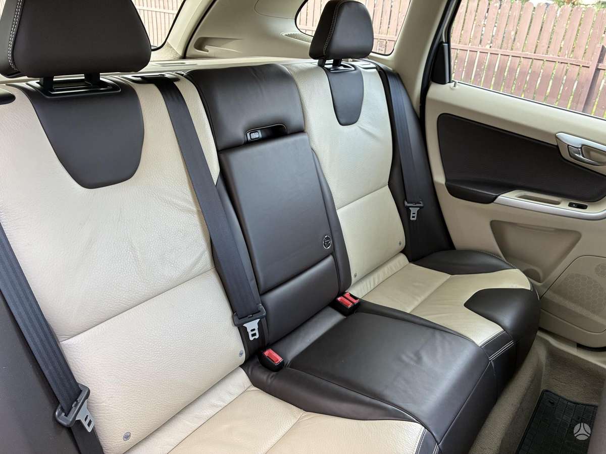 Volvo XC60 - 10