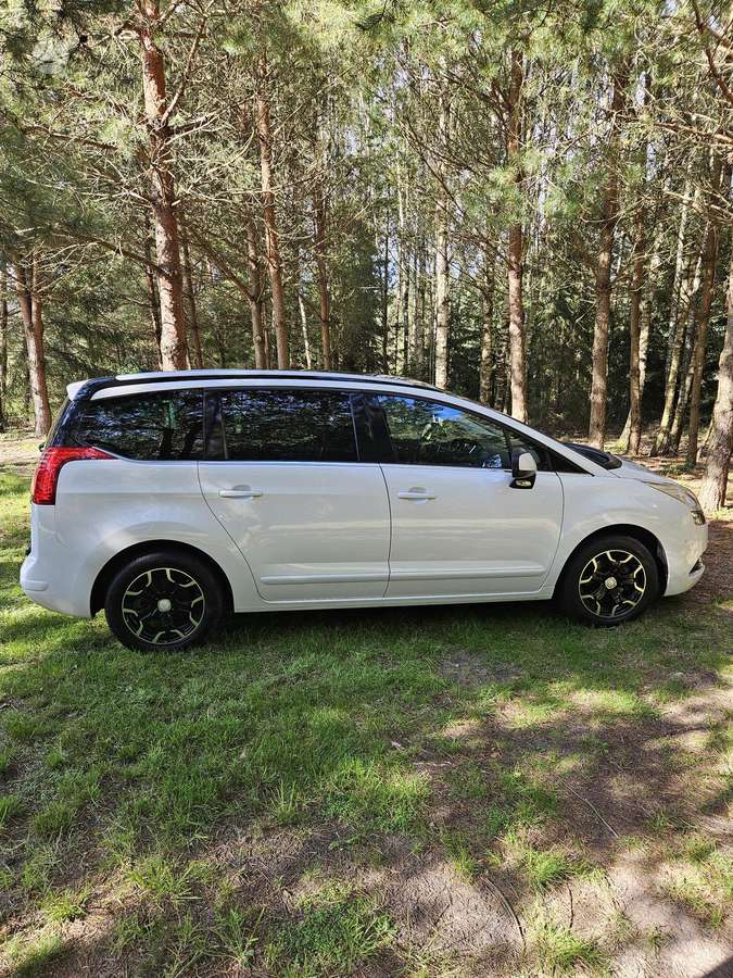 Peugeot 5008 - 4