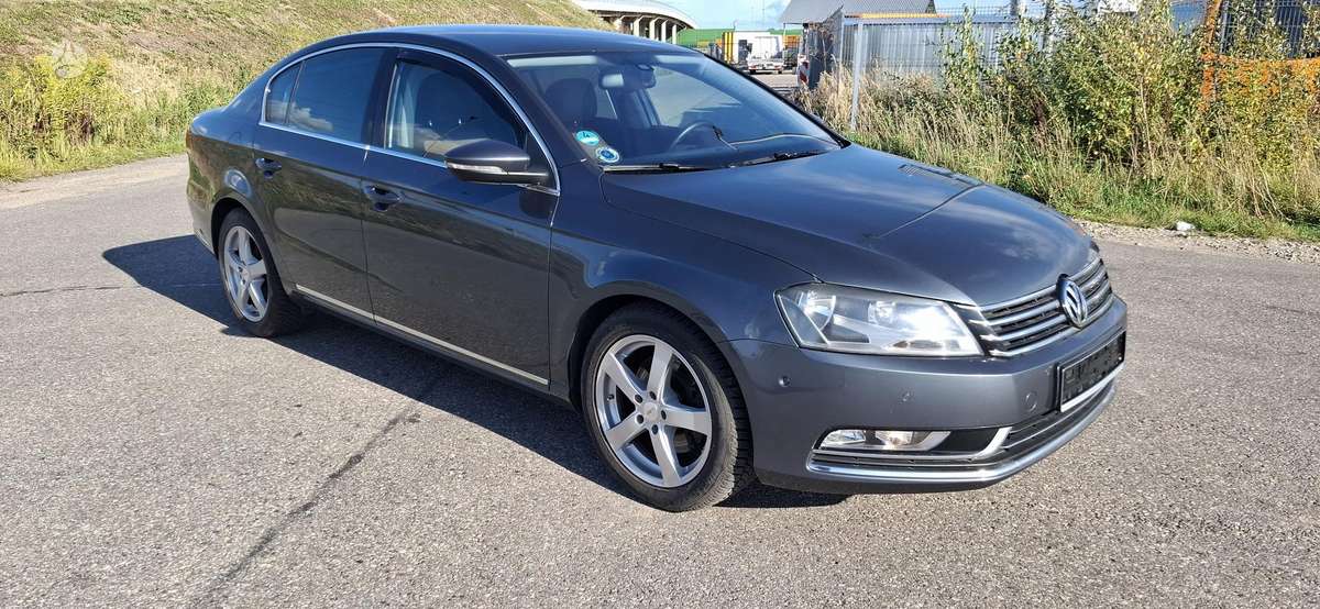 Volkswagen Passat - 2