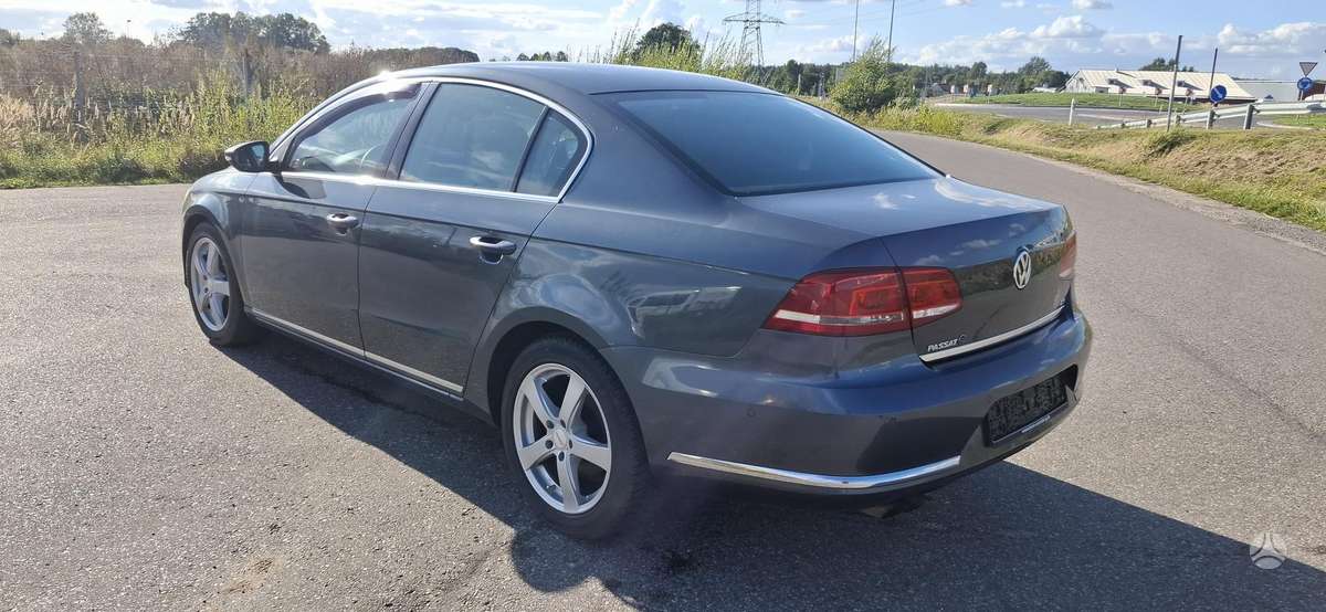Volkswagen Passat - 4