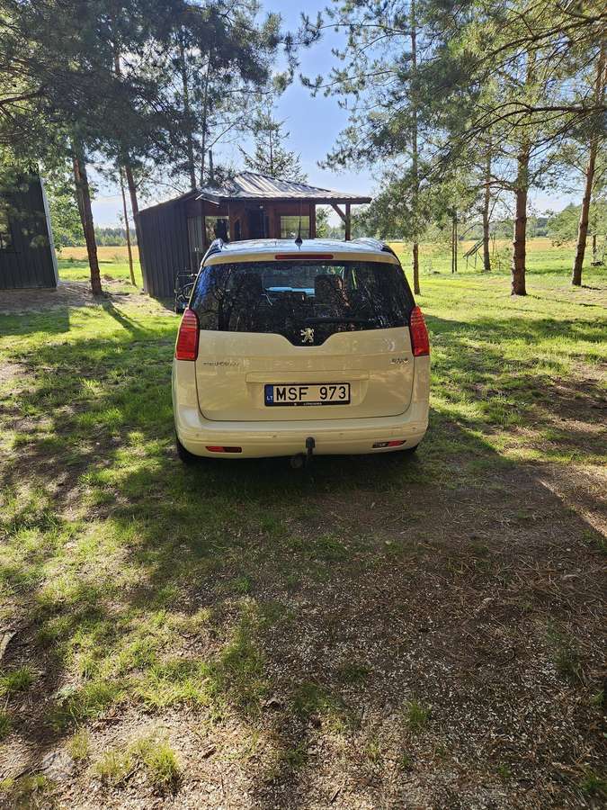 Peugeot 5008 - 5
