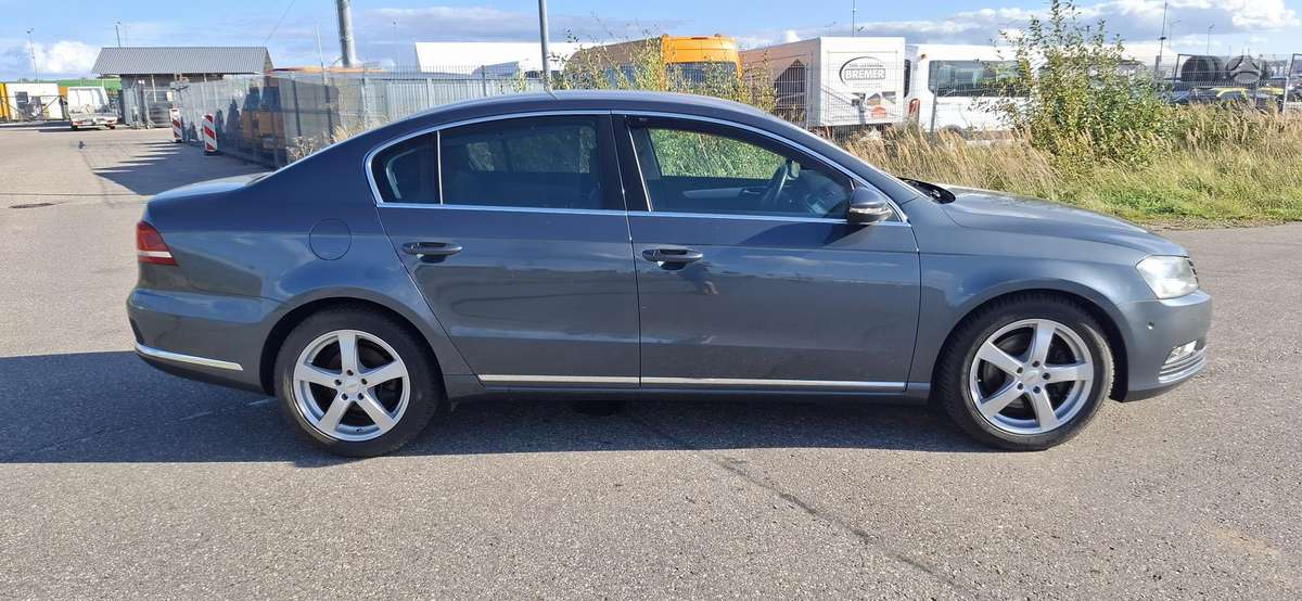 Volkswagen Passat - 6
