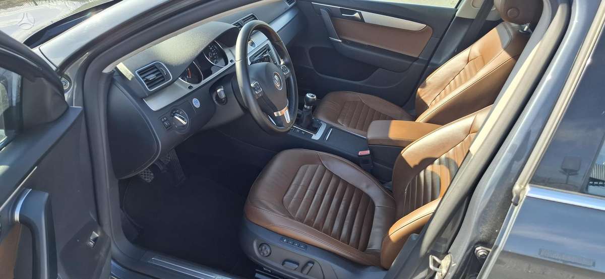 Volkswagen Passat - 9