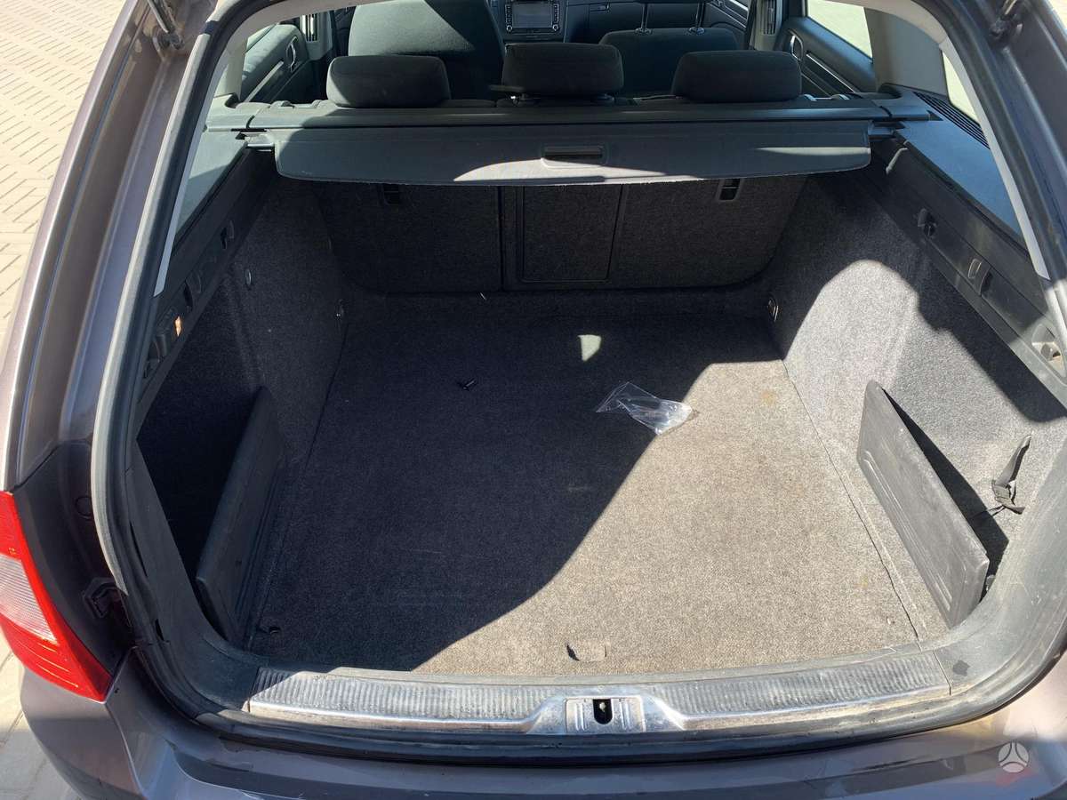 Skoda Superb dalimis. 37069094993