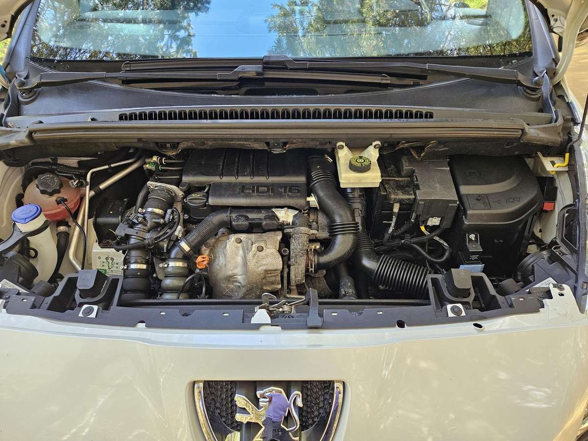 Peugeot 5008 - 11