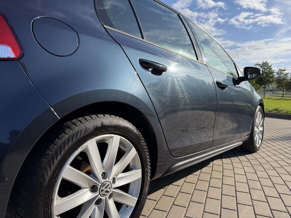 Volkswagen Golf - 10