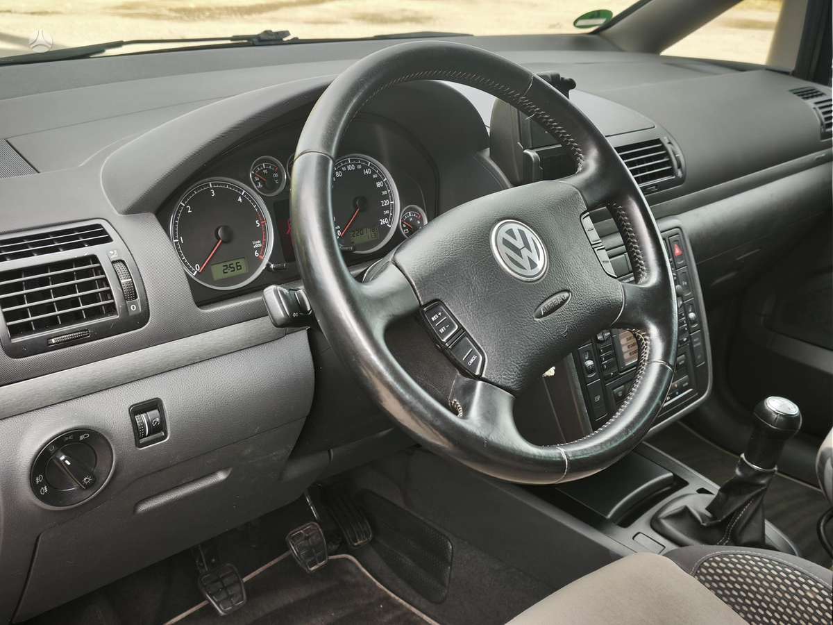 Volkswagen Sharan - 7