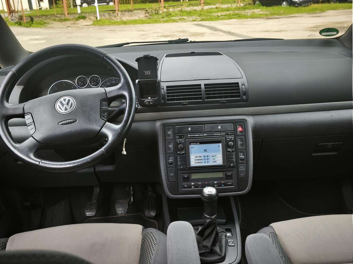 Volkswagen Sharan - 11