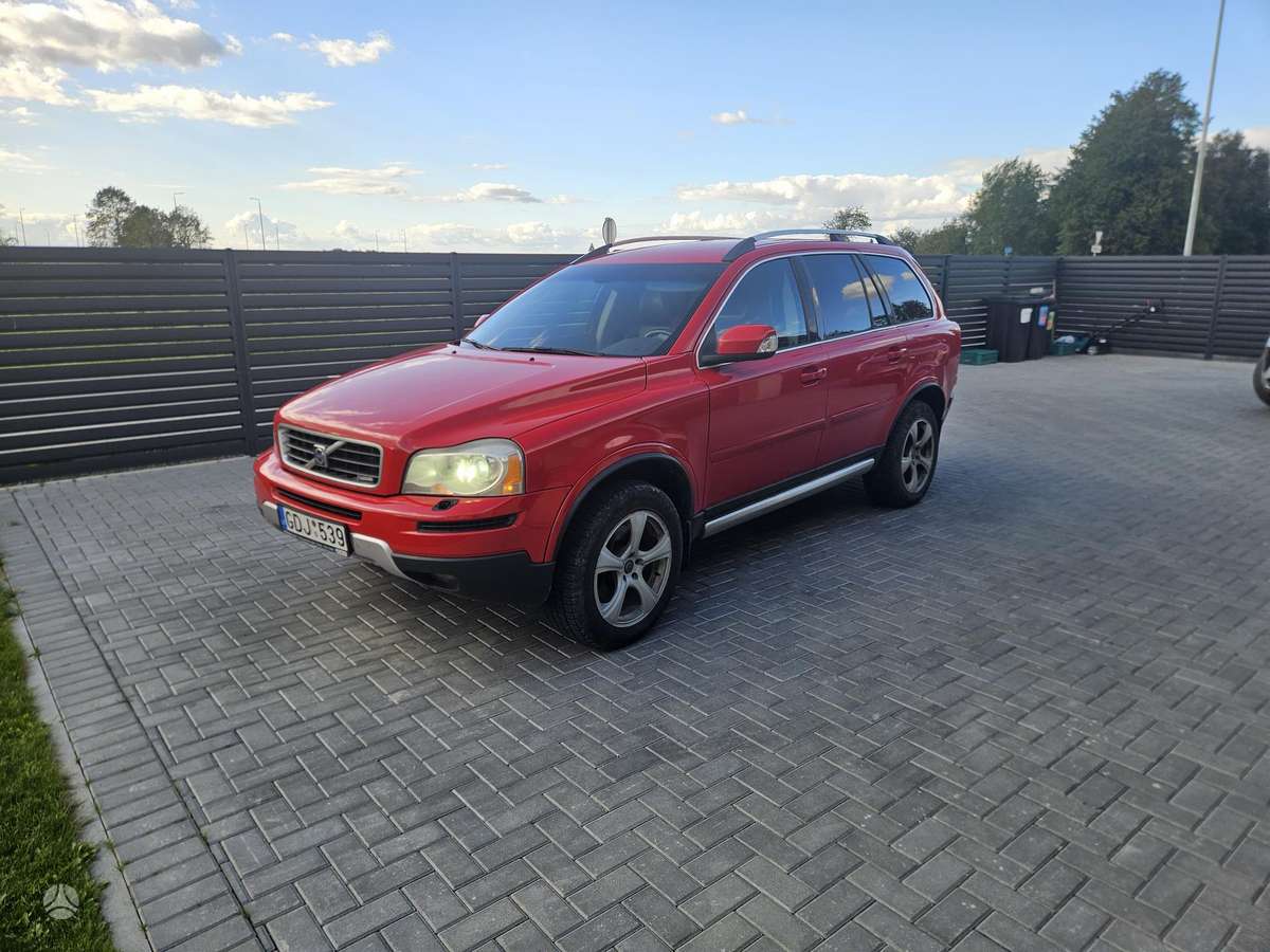 Volvo XC90 - 1