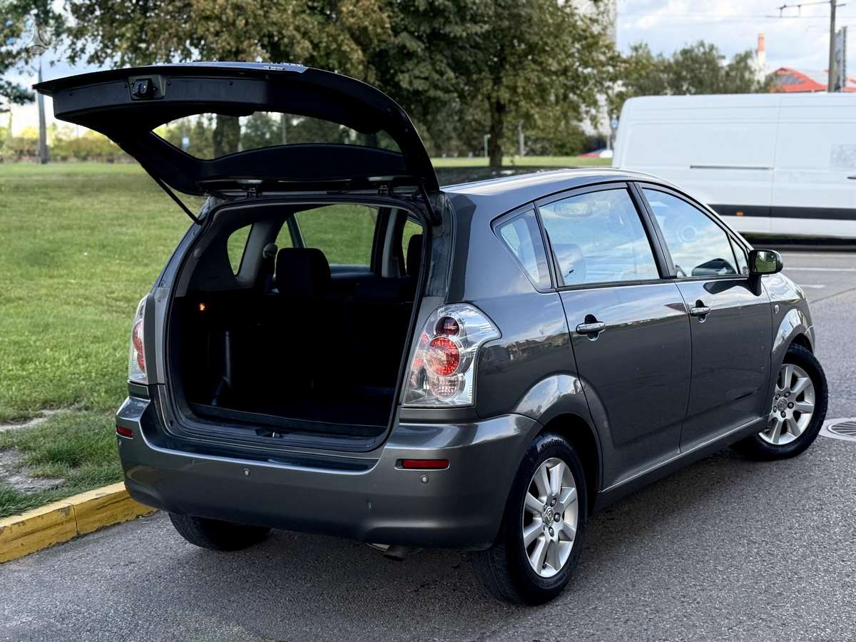 Toyota Corolla Verso - 9
