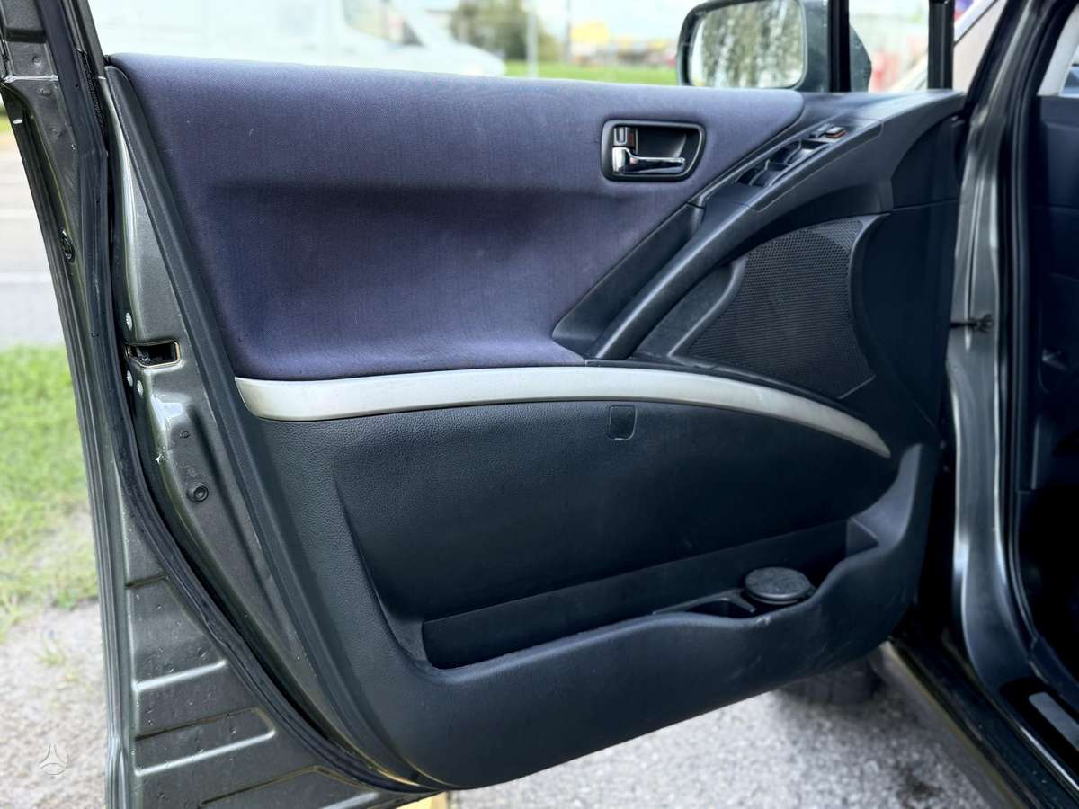 Toyota Corolla Verso - 12