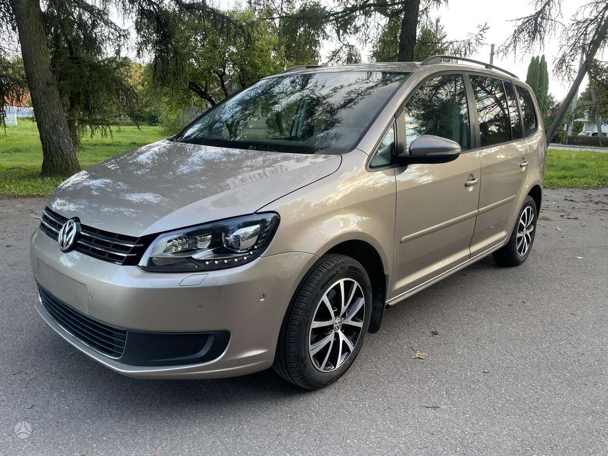 Volkswagen Touran - 1
