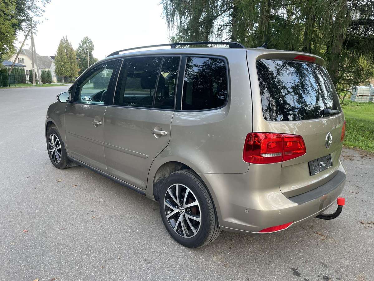 Volkswagen Touran - 4
