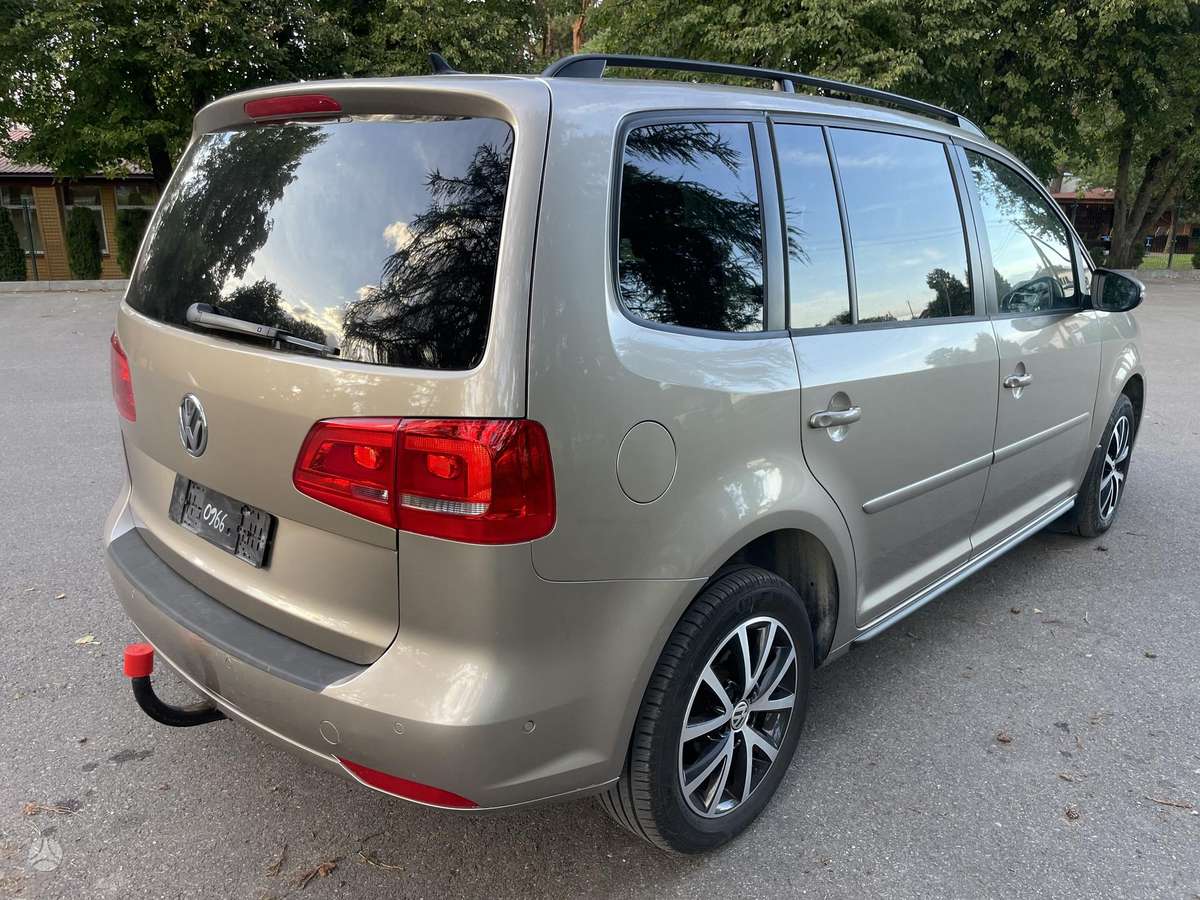 Volkswagen Touran - 5