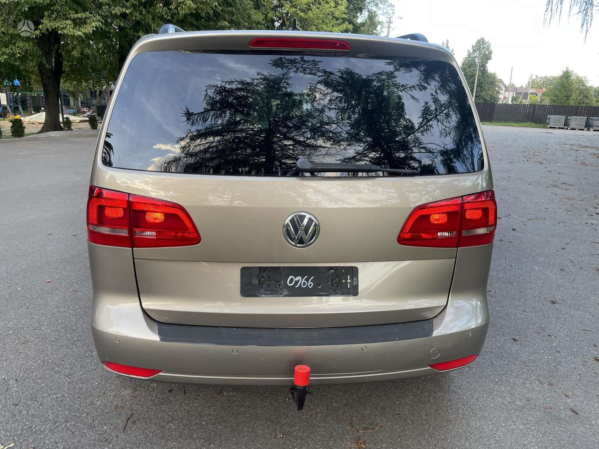 Volkswagen Touran - 6