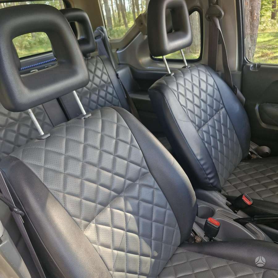 Suzuki Jimny - 11