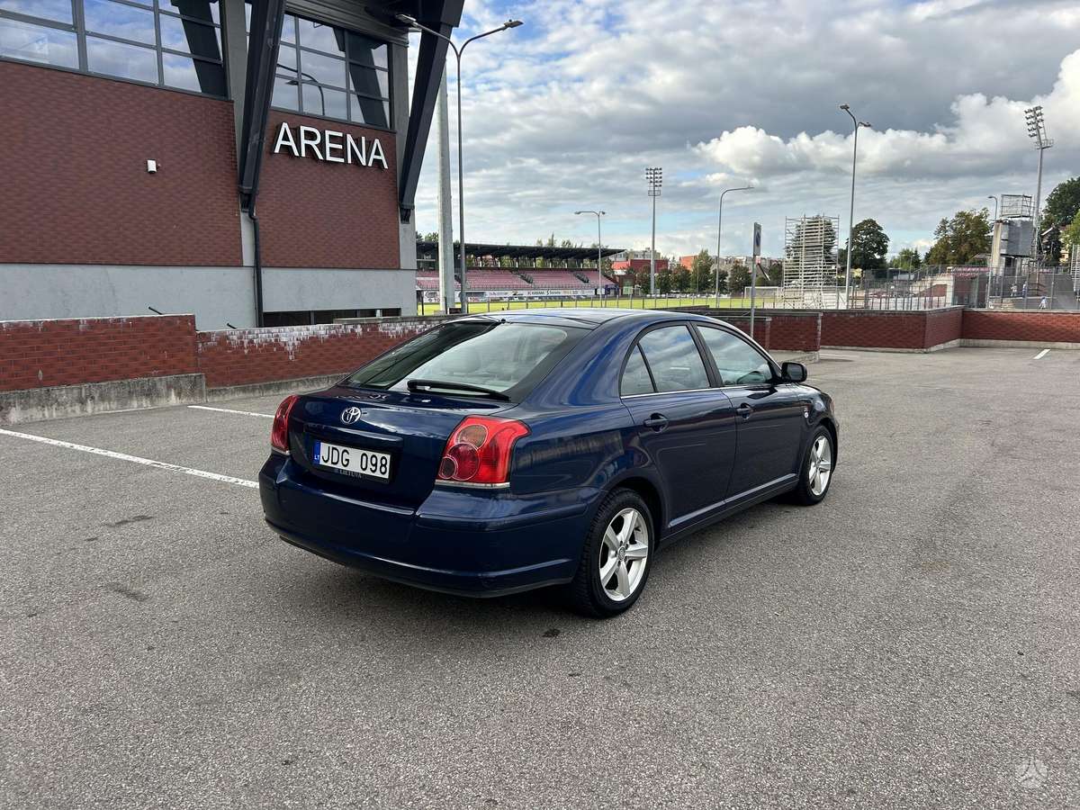 Toyota Avensis - 4