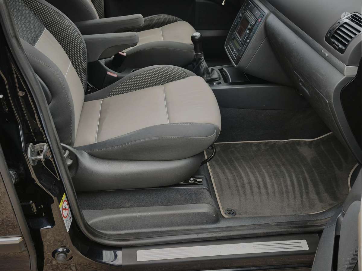 Volkswagen Sharan - 12