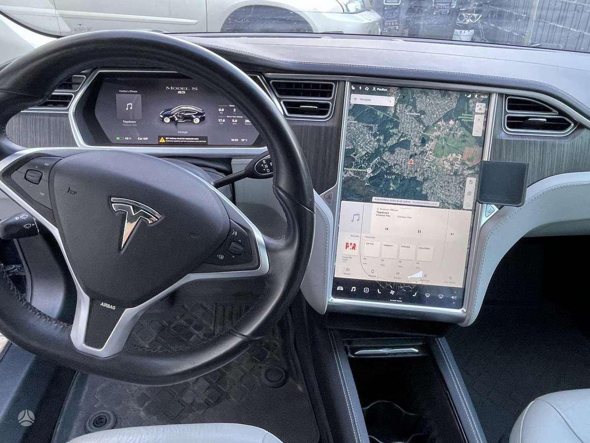 Tesla Model S, 85 kWh, saloon / sedan