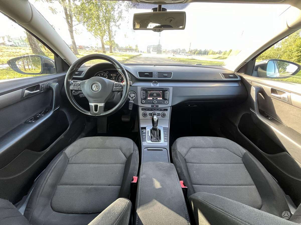 Volkswagen Passat - 11
